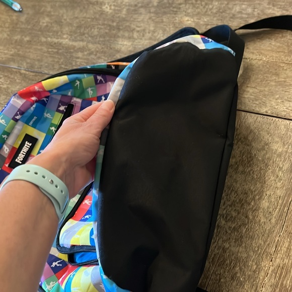 Fortnite school bag back pack great condition but a few tiny pen spots pictured - Picture 10 of 11